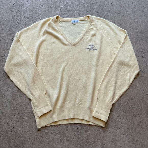 Men's Vintage 80's The International Golf Club Yellow V-Neck Pullover Sweater XL - Picture 1 of 4